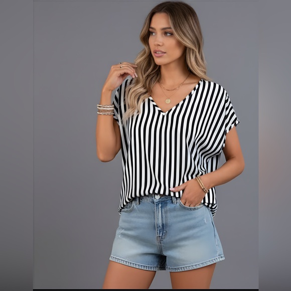 Striped Print Backless Batwing Sleeve Blouse - Picture 4 of 5